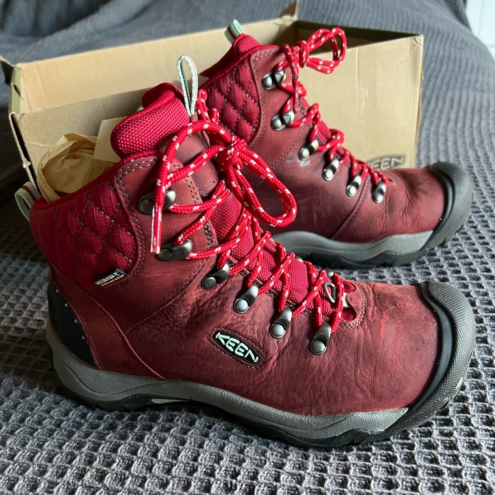 Women's Revel III